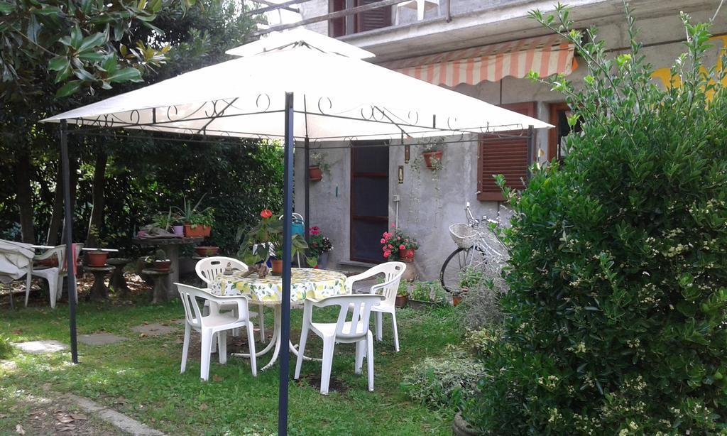 B&B Bosco Fiorito Malgesso Exterior photo